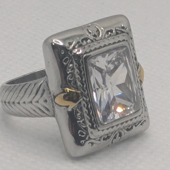 CZ DIAMOND RING - Picture 7 of 10